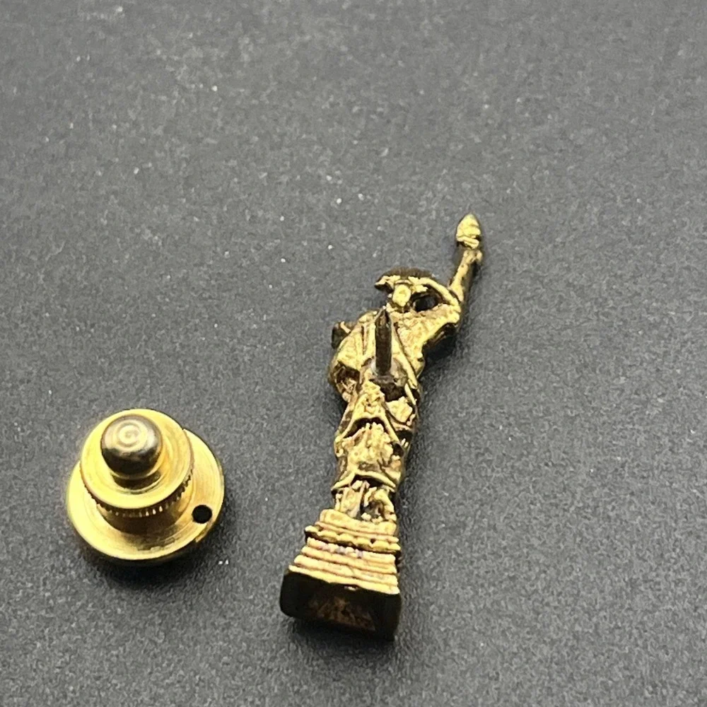 Statue‎ Of Liberty Gold Tone Lapel Hat Pin